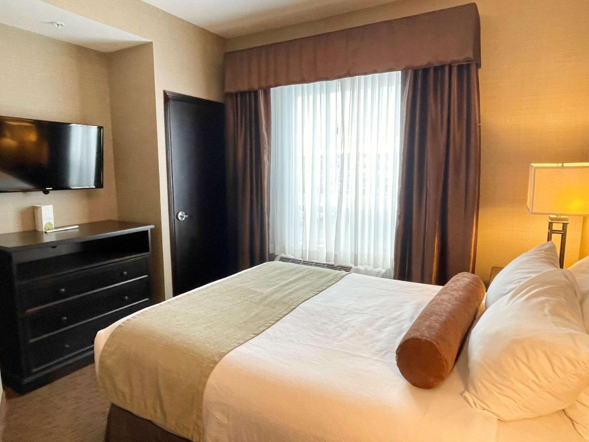 Best Western Plus Okotoks Inn & Suites Exterior photo